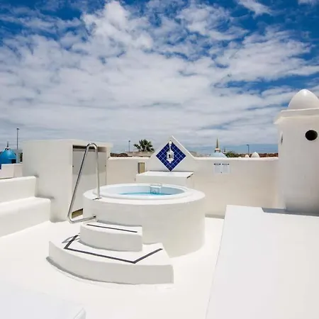 Villa Sleeps 5 Pool Air Con Wifi T636554 Corralejo
