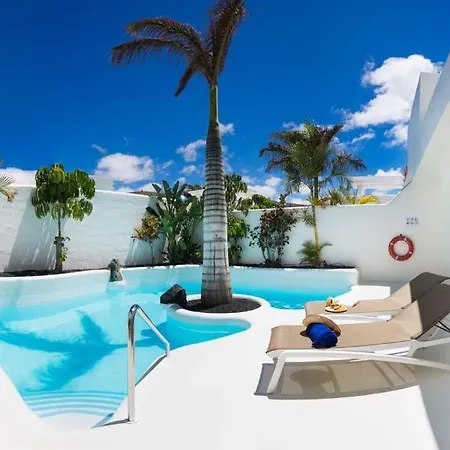 Sleeps 5 Pool Air Con Wifi T636554 Villa